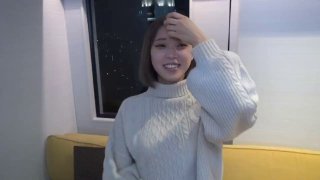【初拍】酷似在乃○坂的正统派美少女。大学某天拍了AV。可爱的笑容一变！